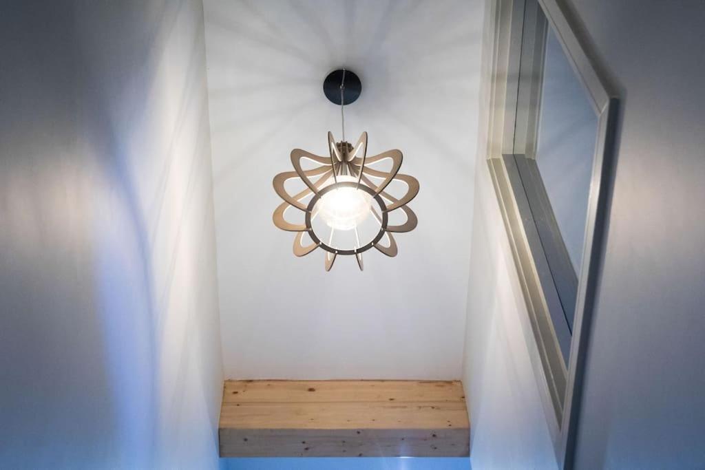 Amarelo Apartment, Central Charlbury, 1 Super King Bed Екстериор снимка